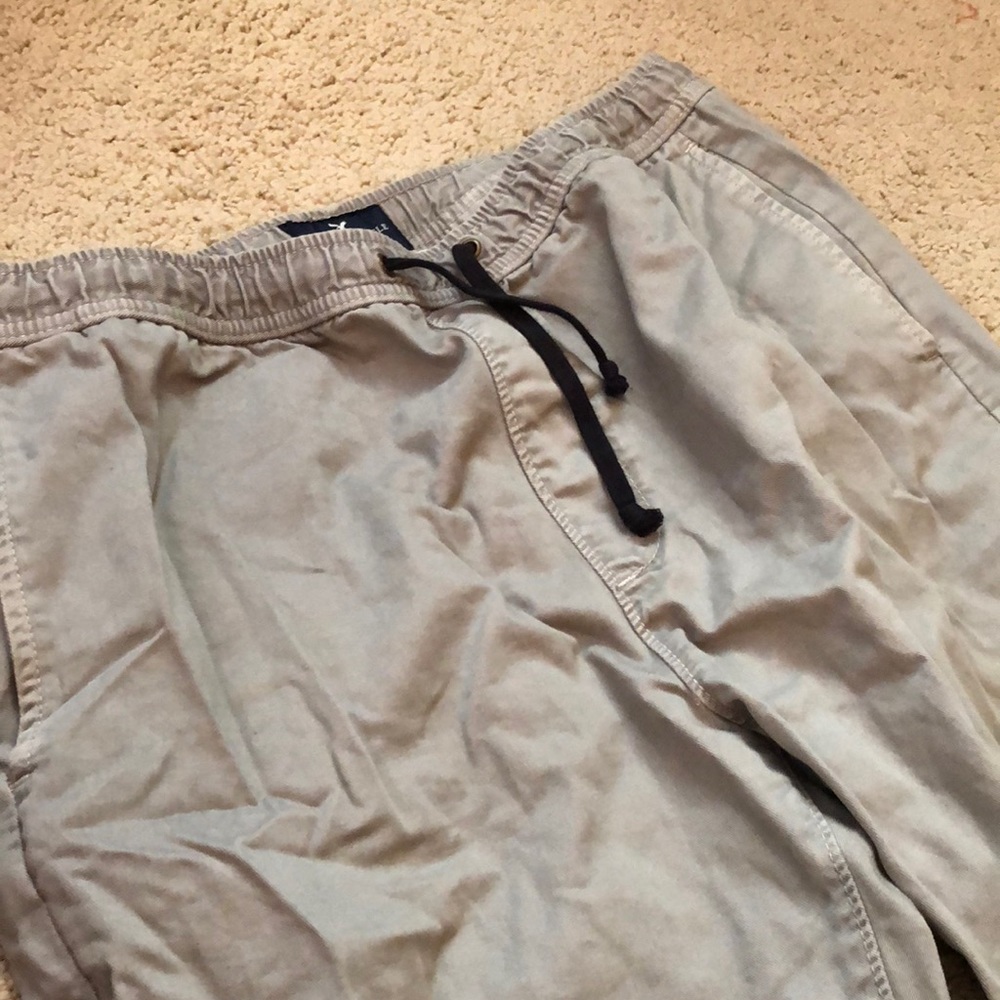 Light grey American eagle joggers